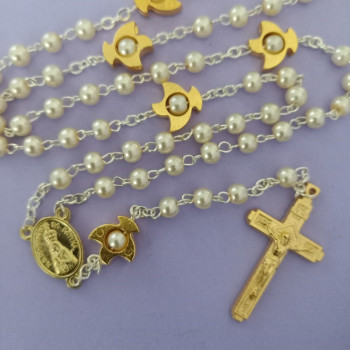 Rosary Faux Pearl White + Dove